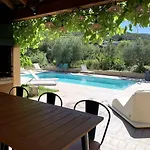 Et Au Milieu Coule Un Ruisseau - Piscine, Jacuzzi Prive, Boulodrome Vakantiehuis