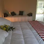 Vakantiehuis Et Au Milieu Coule Un Ruisseau - Piscine, Jacuzzi Prive, Boulodrome *