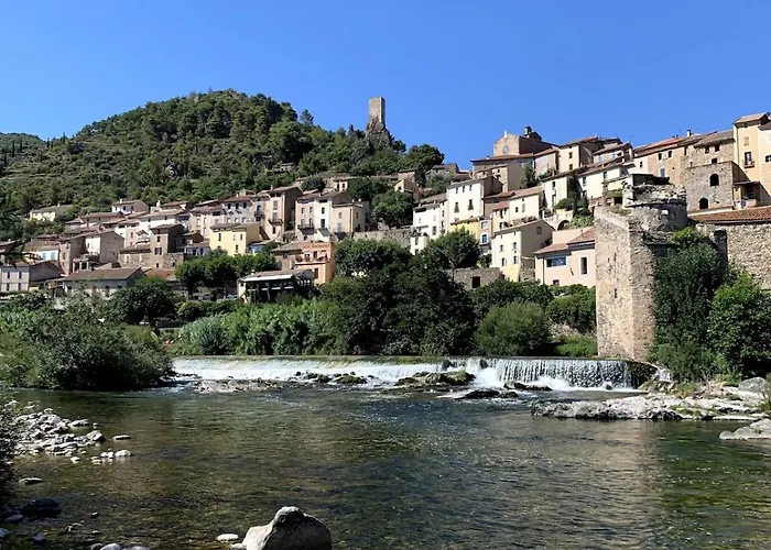 Et Au Milieu Coule Un Ruisseau - Piscine, Jacuzzi Prive, Boulodrome Nyaraló Berlou